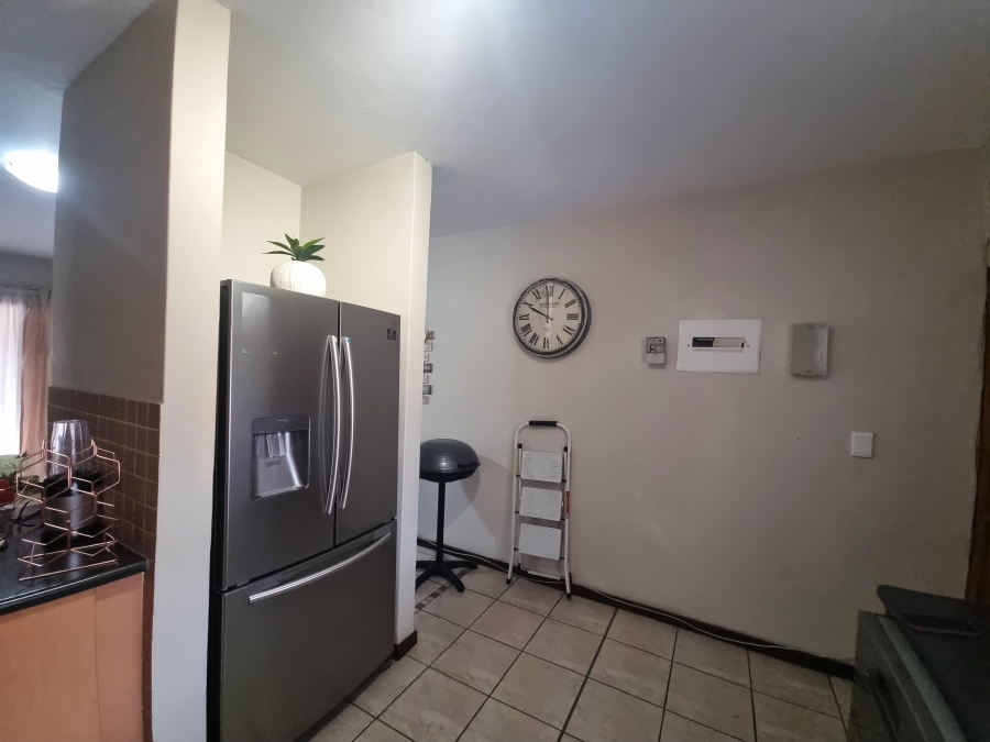 2 Bedroom Property for Sale in Waterval East North West